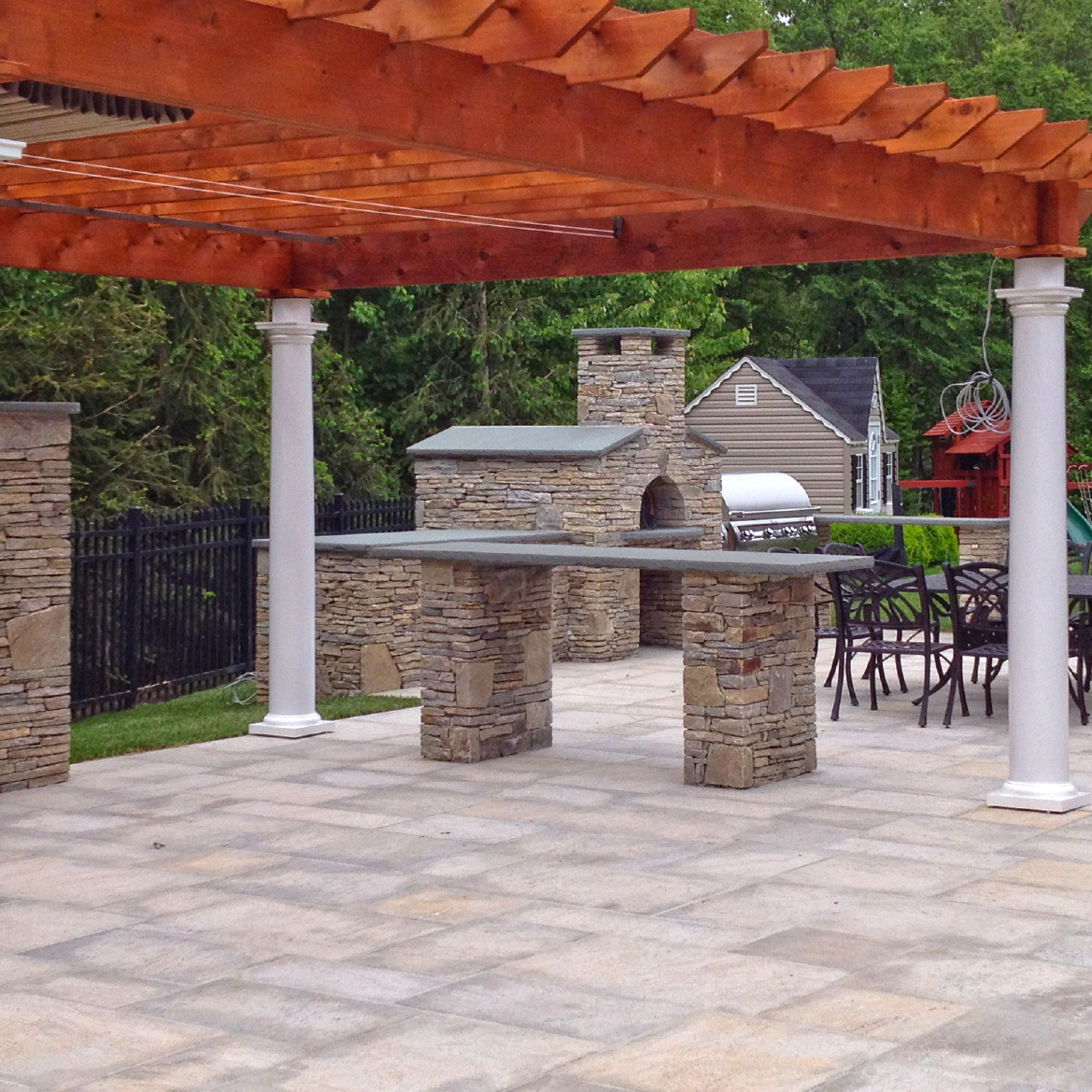 Outdoor Entertainment & Pergolas